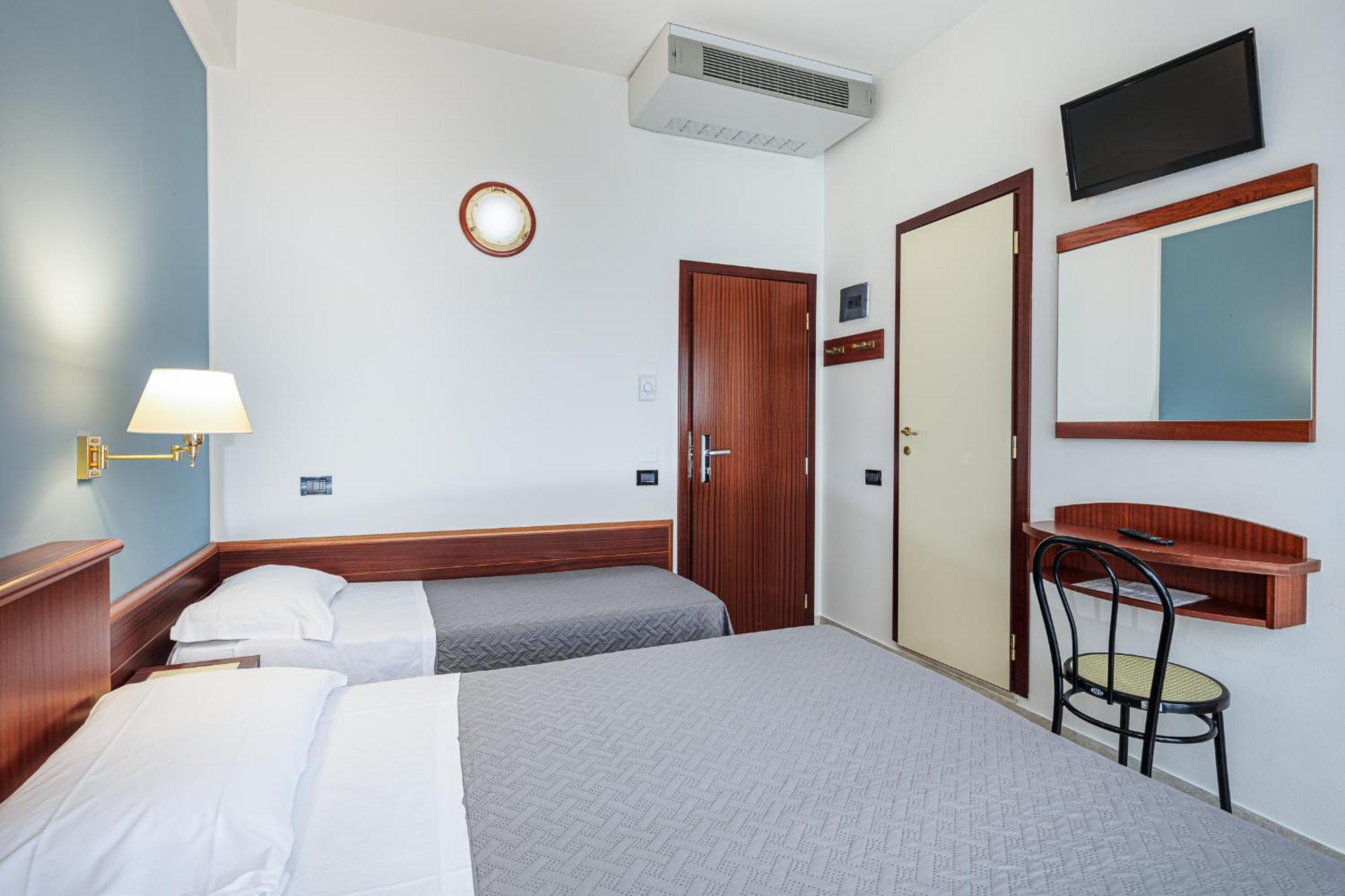 Hotel Avana Fronte Mare Riccione Exterior foto