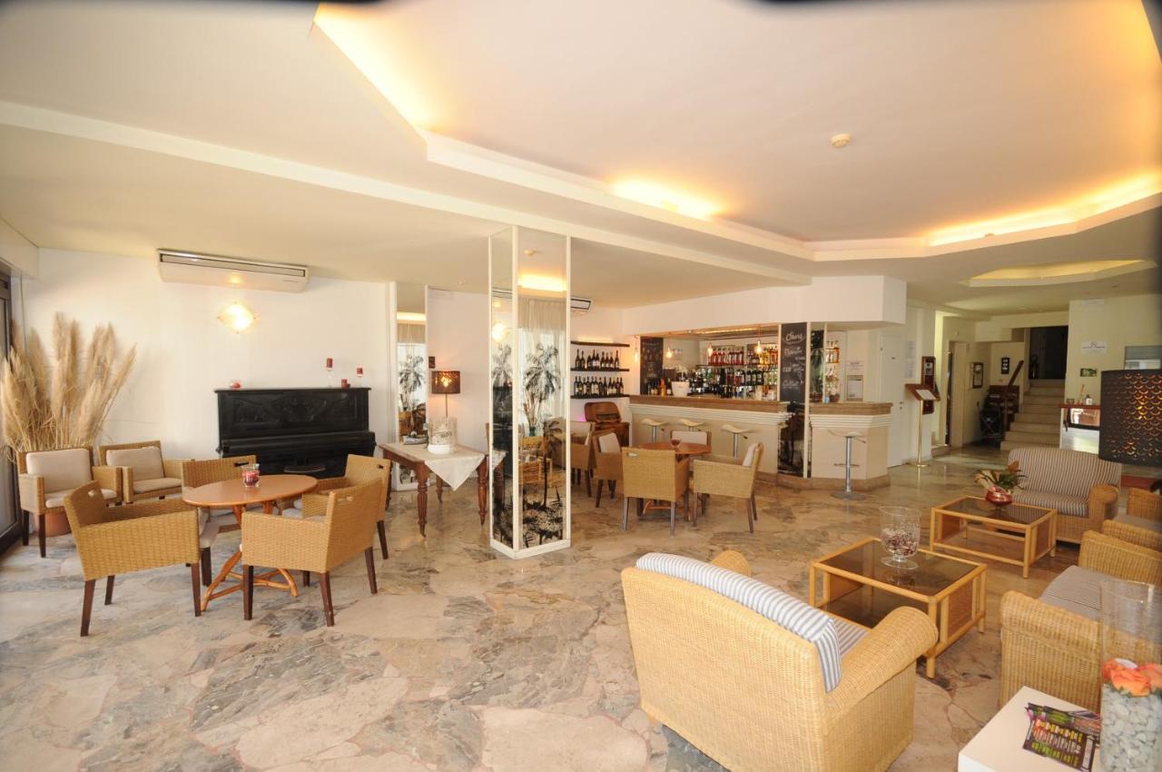 Hotel Avana Fronte Mare Riccione Exterior foto