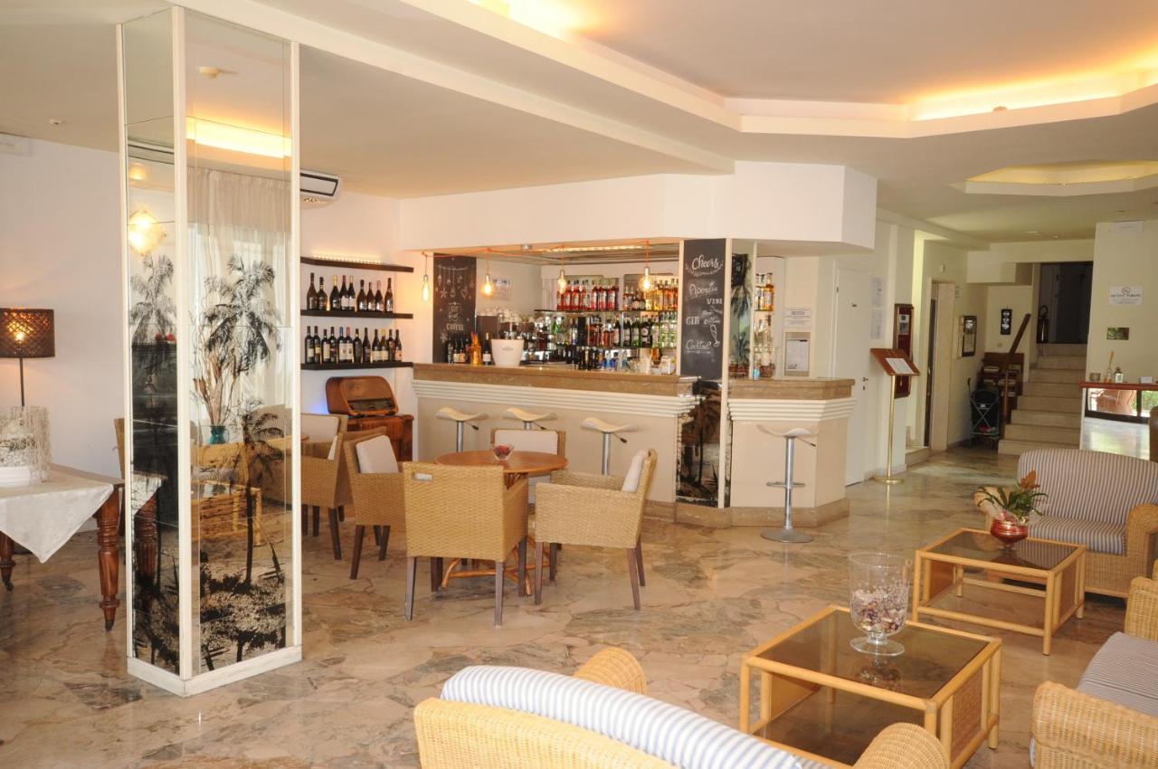 Hotel Avana Fronte Mare Riccione Exterior foto