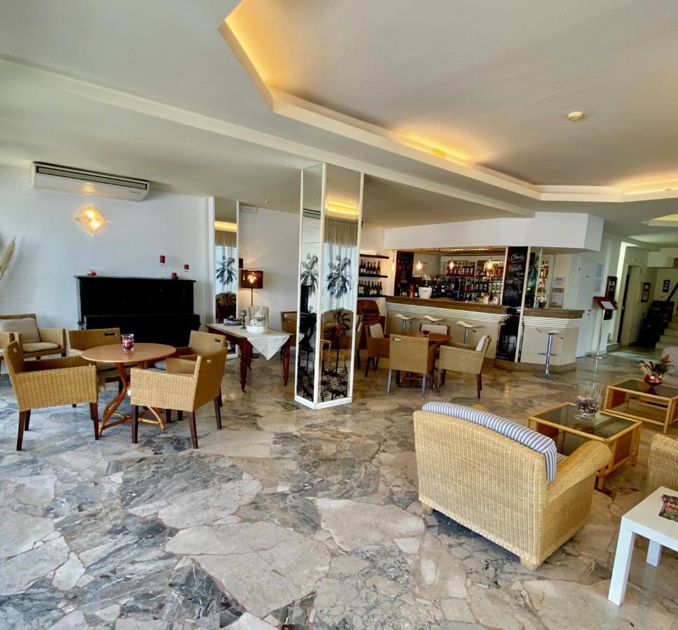 Hotel Avana Fronte Mare Riccione Exterior foto
